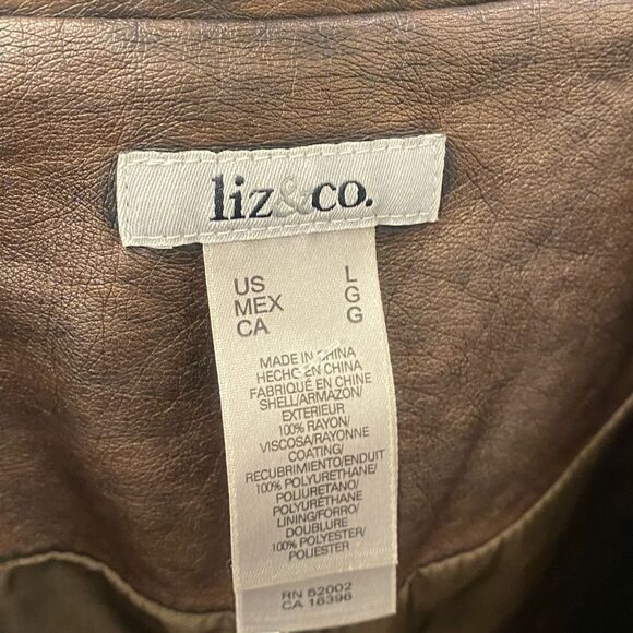 Liz & Co Ladies Lg Brown Patent Leather Jacket - Picture 2 of 3
